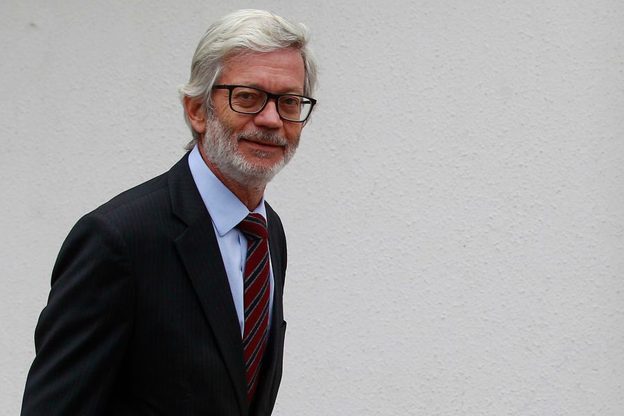A partir de idea de Juan Andrés Fontaine: Economistas discrepan de propuesta de subir el IVA para financiar mejoras a la PGU